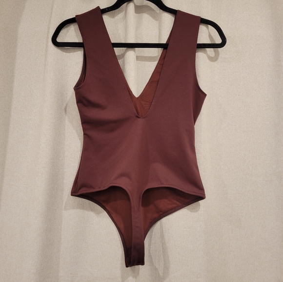 Free People Keep it Sleek Sleeveless Burgundy Bodysuit Size Small - Picture 2 of 7